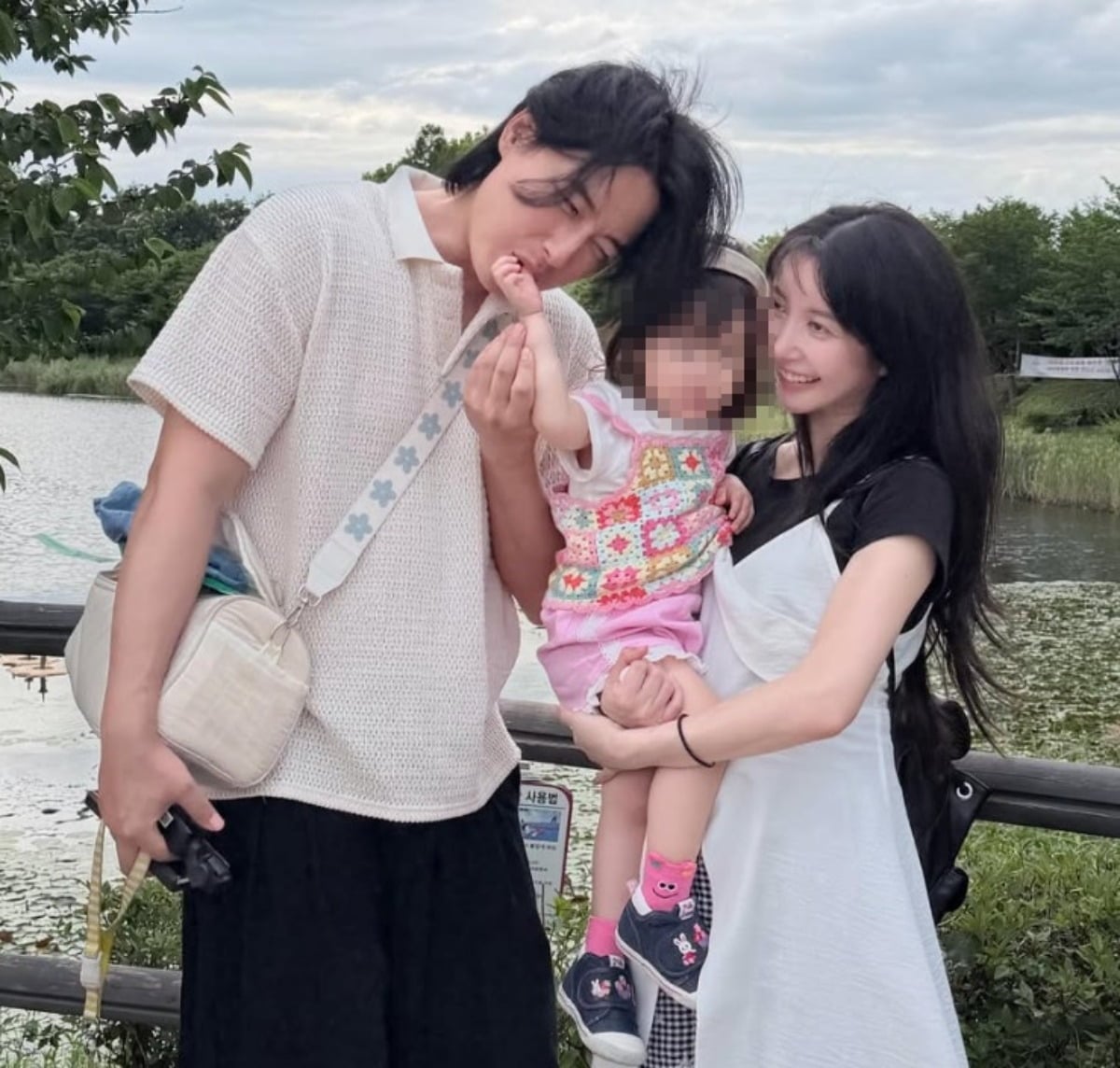 이지훈과 아야네가 행복한 나들이를 인증하고 있다. / 사진=아야네 SNS