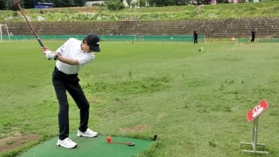 '53세' 유재석, 숨겨온 골프 실력 공개…운동복 차려 입고 멋지게 스윙 "자세 제일 좋아" ('놀뭐')