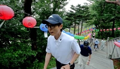 '53세' 유재석, 20년 넘게 '국민 MC' 자리 지키더니…스태프 추월하며 419개 계단 질주 ('놀뭐')