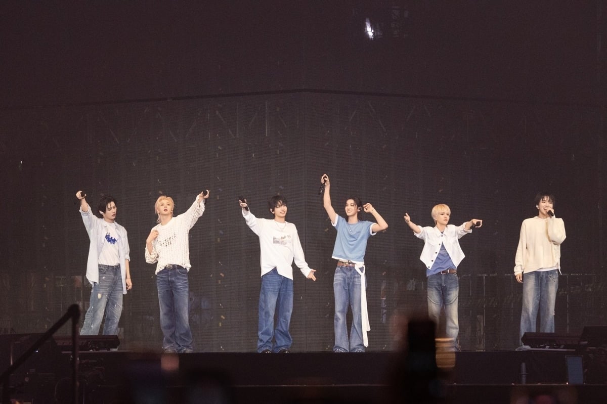 그룹 보이넥스트도어가 첫 월드투어 'BOYNEXTDOOR TOUR 'KNOCK ON Vol.2' IN SEOUL' 공연을 하고 있다. / 사진제공=KOZ엔터테인먼트