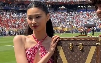 정호연, 월드컵 결승전에 왜 나와…'명품 케이스' 우승 트로피 옆 깜짝 등장