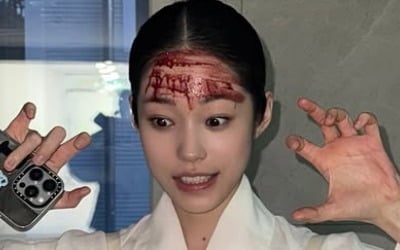 노윤서, 살벌한 피 분장에도 해맑네…'동궁' 촬영장 비하인드 공개