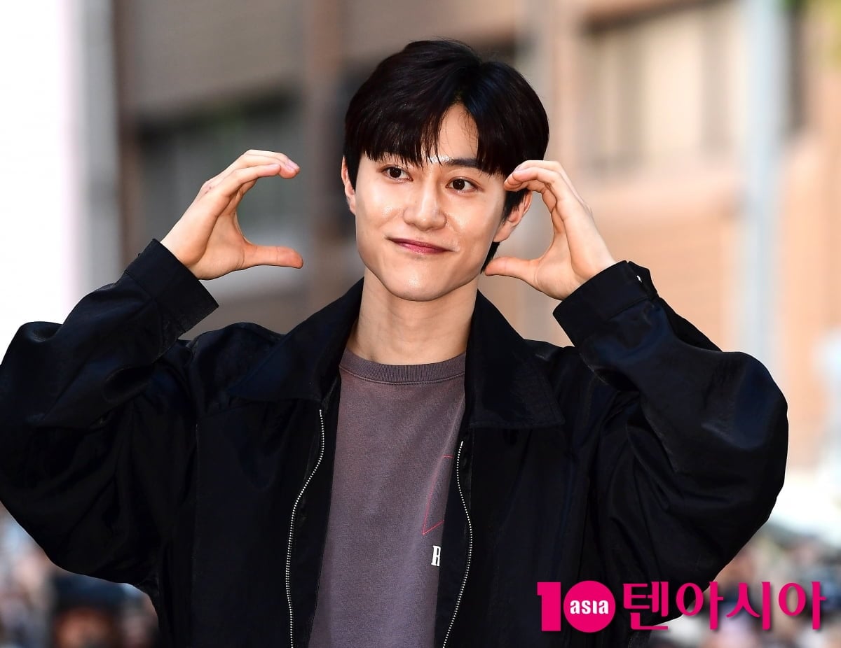 곽동연이 포토타임을 가지고있다./텐아시아 DB