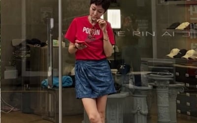 '52세' 변정수, 여전한 각선미…변함없는 모델 포스