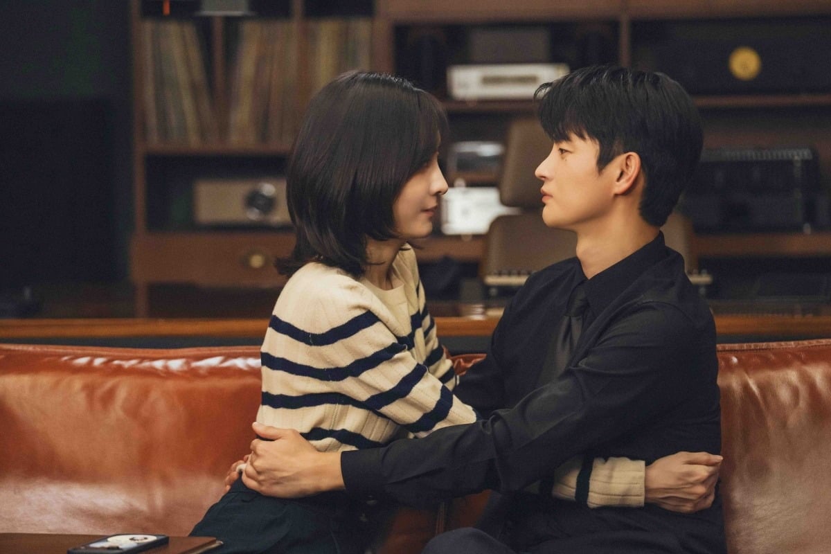 박지현이 '내일도 출근!'에서 다채로운 관계성을 그리며 극의 중심을 이끌고 있다./사진=tvn 방송 화면 캡처