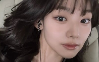 '13kg 감량' 강미나, 베일 듯한 턱선…'내일도 출근'서 성숙한 직장인 변신