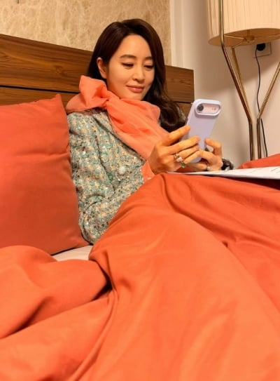 김혜수 스카프, 2미터 짜리인 줄…착시에도 웃는 '40년' 짬바