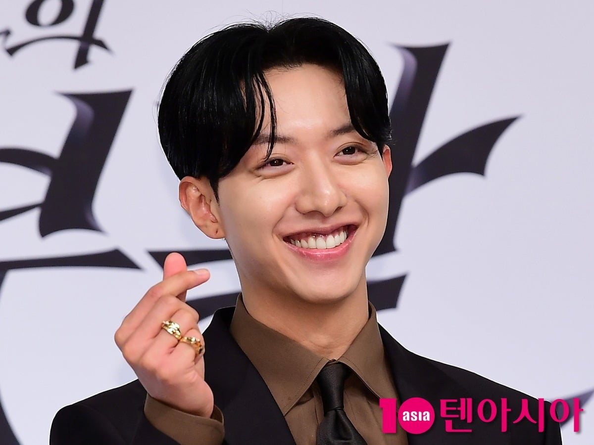 이정신이 '악마와 계약 결혼'의 주연으로 나서며 데뷔 후 처음으로 숏폼드라마에 도전한다./사진=텐아시아DB