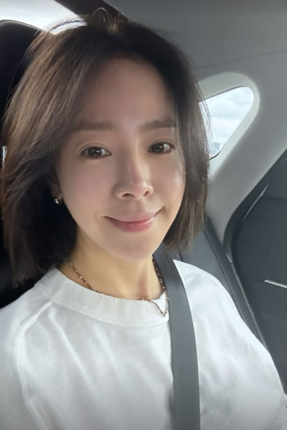 배우 한지민이 수수한 외모를 보이고 있다. / 사진=한지민 SNS