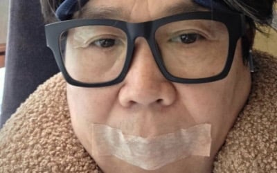 "숨쉬기 답답할 텐데"…정은표, 입에 테이프를 '칭칭'…파격 자태 이유 뭐길래