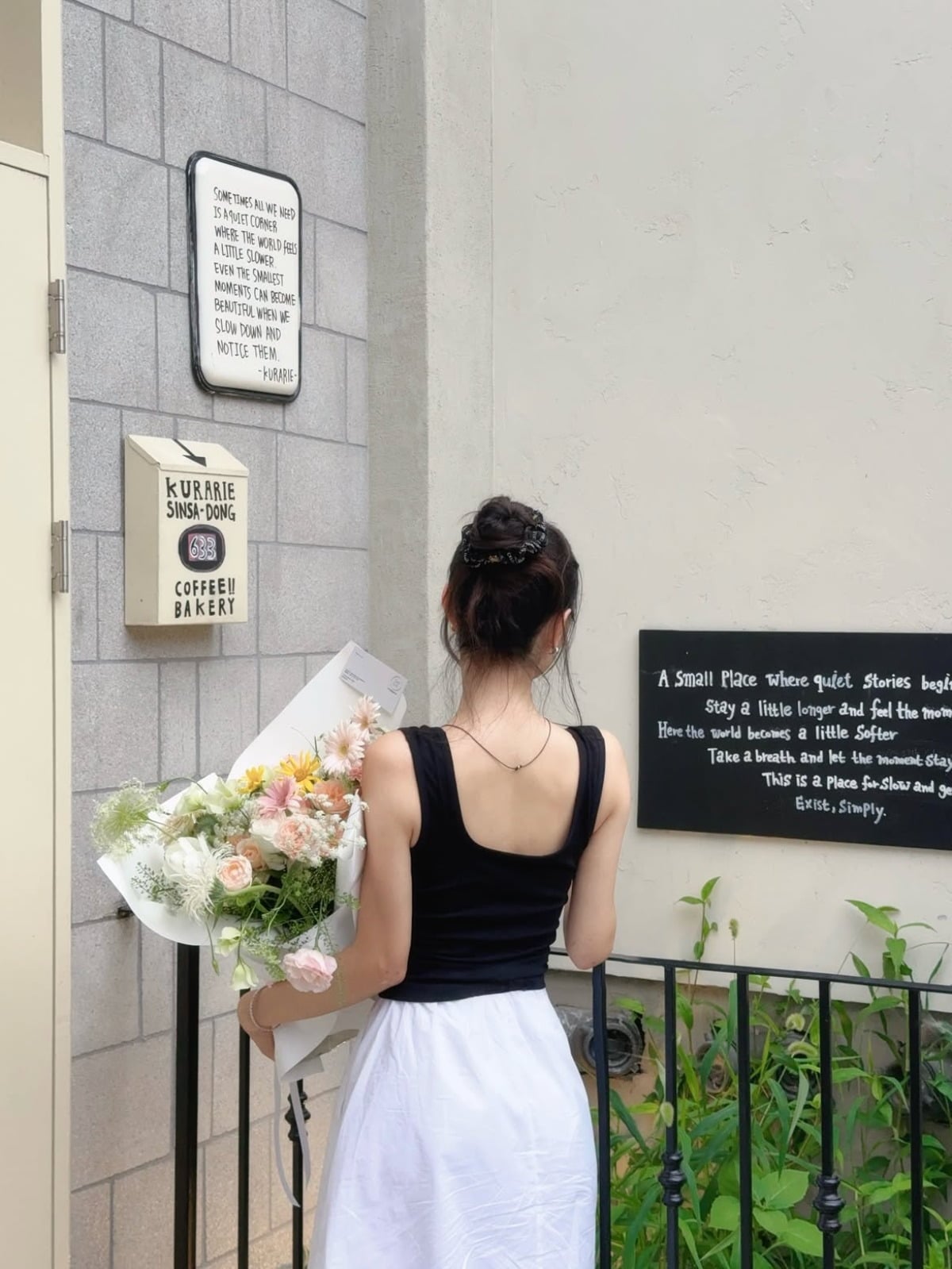 이솔이가 근황을 공개하며 시원한 여름 패션을 선보였다. / 사진=이솔이 SNS