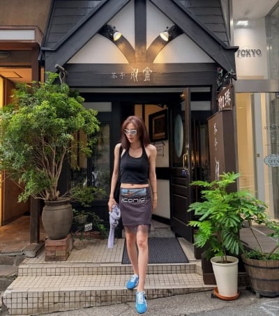 '46kg' 손담비, 애엄마 안 믿기는 몸매…미니스커트로 뽐낸 늘씬 각선미