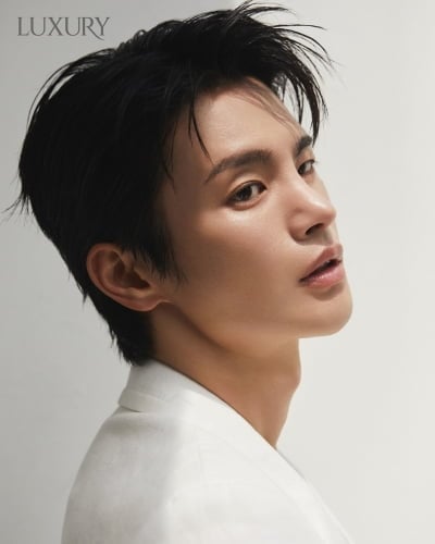 서인국, 날카로운 옆선[화보]