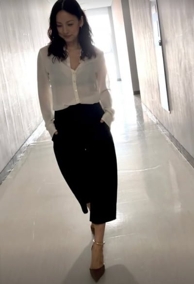 훤히 보이는 속옷에 모델 워킹…이효리, 50 앞두고 '미스코리아' 시절 소환