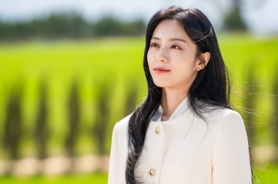 뜻하지 않은 논란도 힘든데…'공감세포' 강민아, 온갖 사건 다 겪는 톱배우