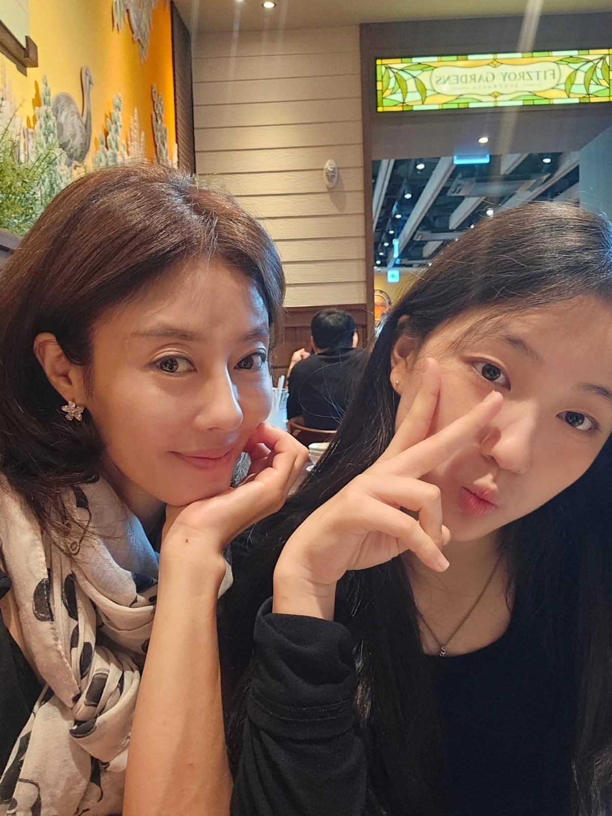 이지현이 똑 닮은 딸과 모녀 케미를 자랑했다. / 사진=이지현 SNS