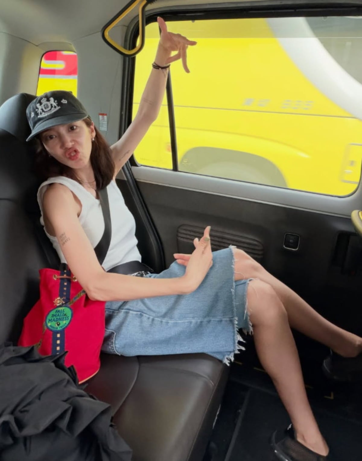 가수 겸 배우 손담비가 일본 여행을 인증하고 있다. / 사진=손담비 SNS