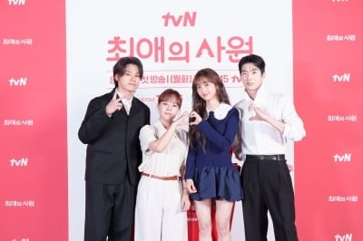 "최애 만나려고 방송국 입사"…실제 성덕 감독이 만들었다, 강훈♥김혜준의 로코 '최애의사원' [종합]