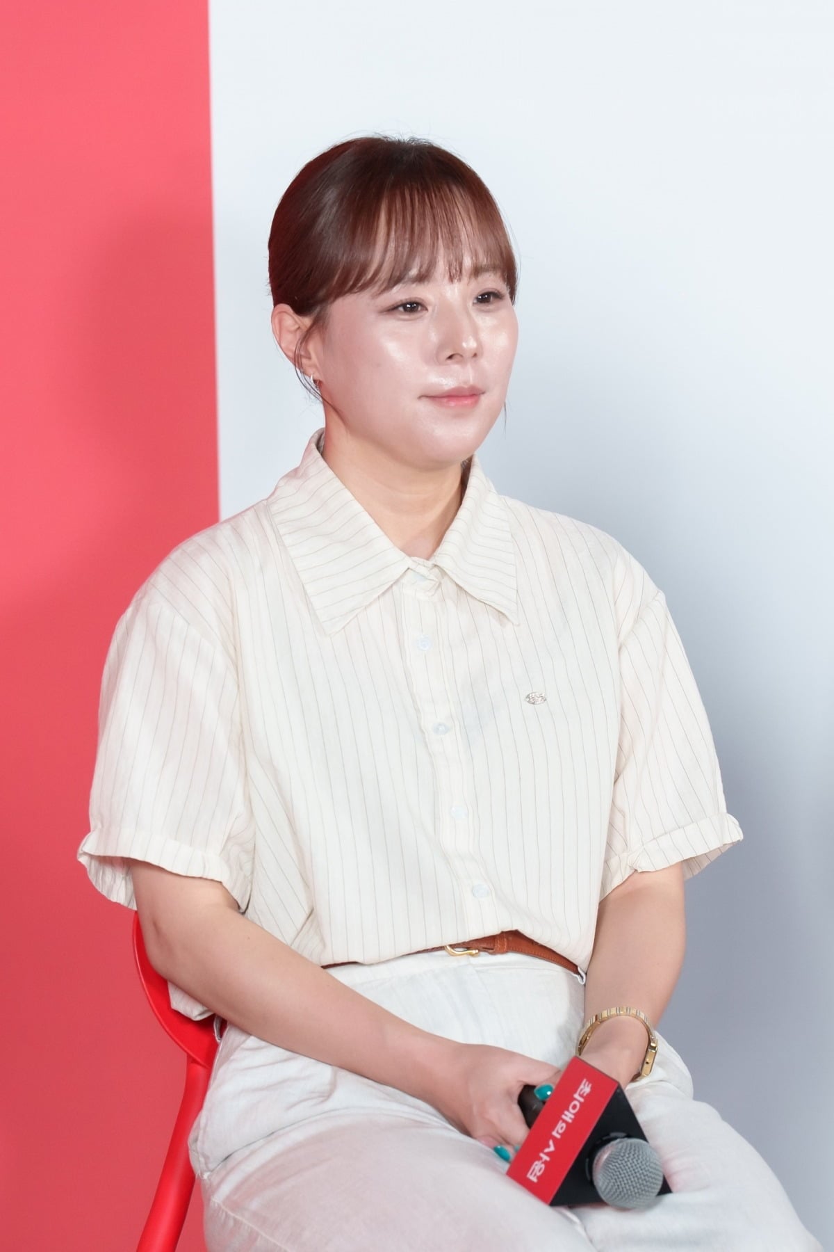 '최애의 사원'을 연출한 박지현 감독이 실제로 '성덕'이 된 경험을 털어놓으며 "팬으로 남는 게 가장 좋다"고 말했다./사진제공=tvN