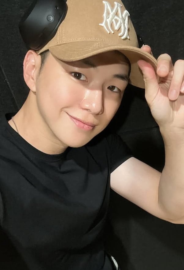 가수 강다니엘이 휴가 중 근황을 전하고 있다. / 사진=강다니엘 SNS