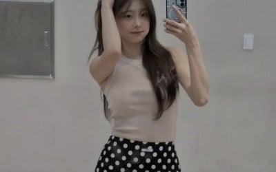 '홀로서기' 츄, 확 달라진 '어른 여자' 분위기…명품 골반 라인에 '성숙미 폭발'