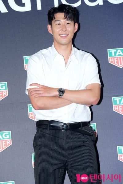 손흥민, 결혼설 나온 이유…970만원대 웨딩 반지를 왼손 약지에[TEN이슈]