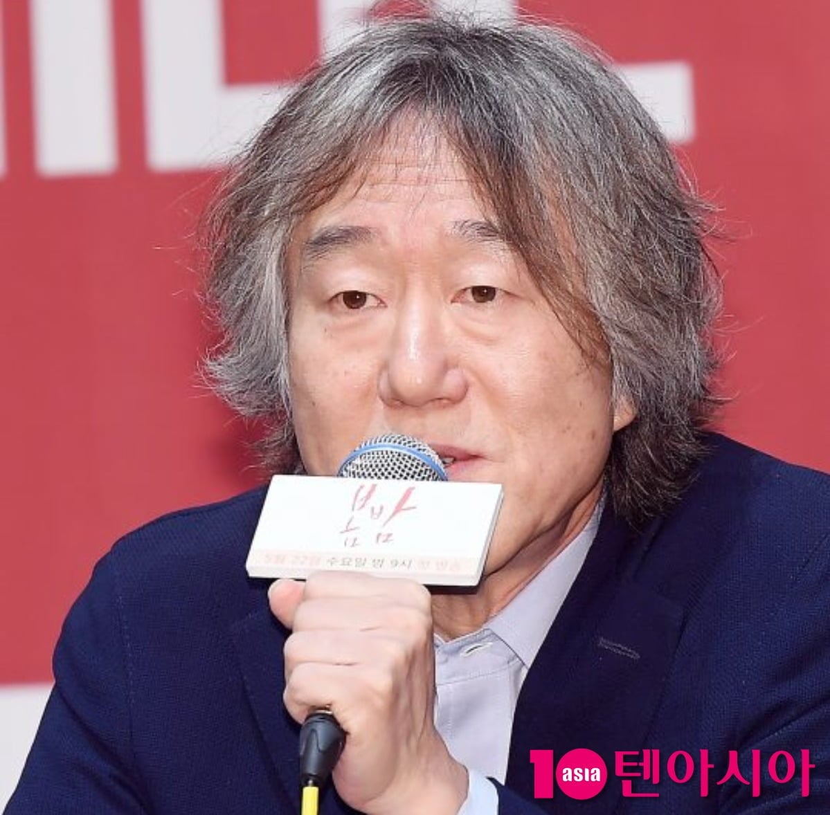 드라마 '하얀거탑', '밀회' 등을 연출한 안판석 감독이 뇌출혈로 쓰러져 입원 중인 사실이 뒤늦게 알려졌다./ 사진=텐아시아 DB