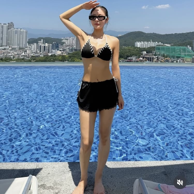 21기 옥순, 살이 점점 빠지네…자신있게 비키니 사진 여러 장