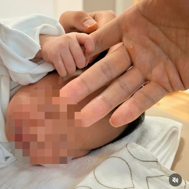 ‘부부가 같이 샤워’ 김지영 남편, 딸에게 편지…“먹고 자고 싸고, 주인공”