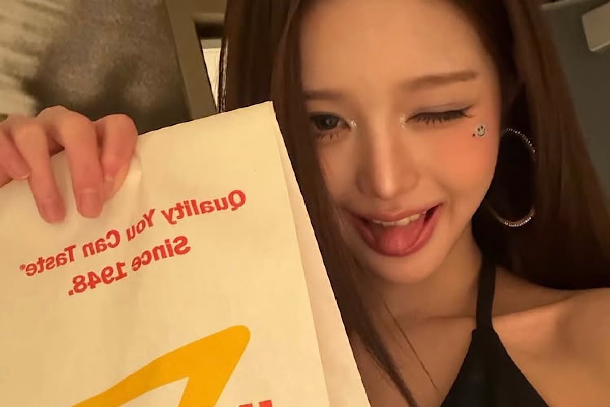 장원영, 뼈말라의 아이콘인데…햄버거 안 먹고 사진만 찍었을까