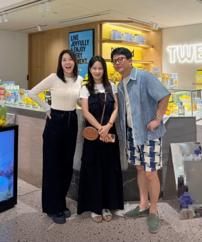 ♥김준호 옆 살포시 가렸다…김지민, D라인 신경 쓰이기 시작했나