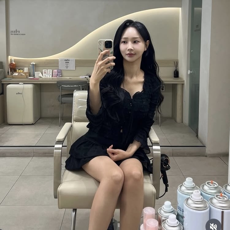 24기 옥순, 목이 여배우처럼 길어…기린만큼 가느다란 목선