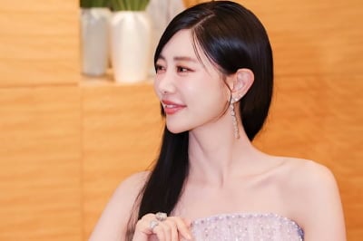 ‘협의이혼’ 클라라, 앞볼은 빵빵한데 턱은 V라인…사뭇 달라진 얼굴