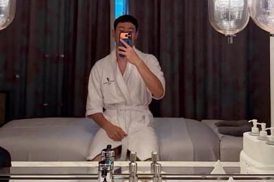 '유시은♥’ 이관희, 5성급 호텔서 가운만 입고 찰칵