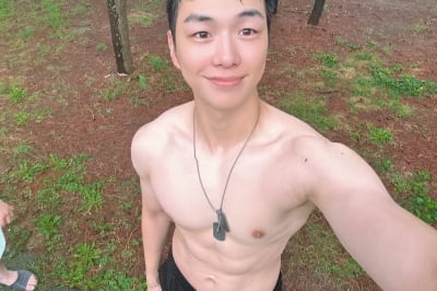 강다니엘, K-군인의 피지컬…선명한 식스팩에 군살없는 몸