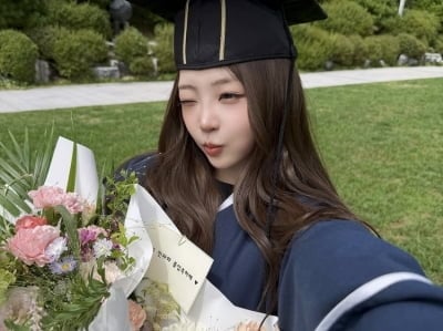 남친은 폭력 논란으로 사과했는데…9살 어린 곽민경, 해맑게 성대 대학원 졸업식 자랑