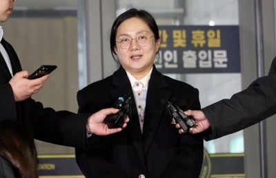 '활동 중단' 박나래, 8개월 만에 침묵 깼다…절친 강균성 결혼 소식에 '좋아요' 꾹