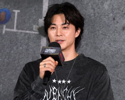 "현장에서 갑작스러운 노출신"…김지훈 "평소 관리 열심히 하는 편" ('지금불륜')[인터뷰①]
