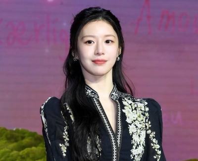 대세 고윤정, '김부장' 주역들 전부 제쳤다…소지섭·윤경호 꺾고 '배우 브랜드평판 1위' 우뚝