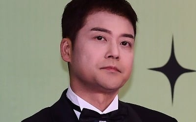 '48세' 전현무, 19금 농담으로 셀프 디스…"노총각 버섯은 인기 없어" ('전현무계획4')