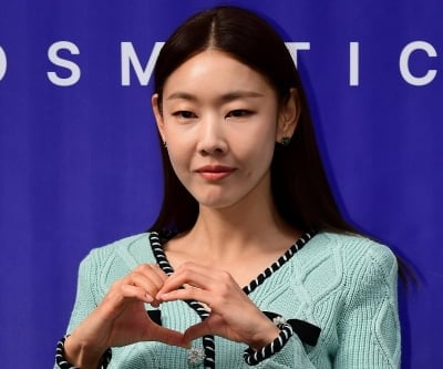 '43세 미혼' 한혜진, 결혼 찬반 투표…"혼자 잘 살아라"