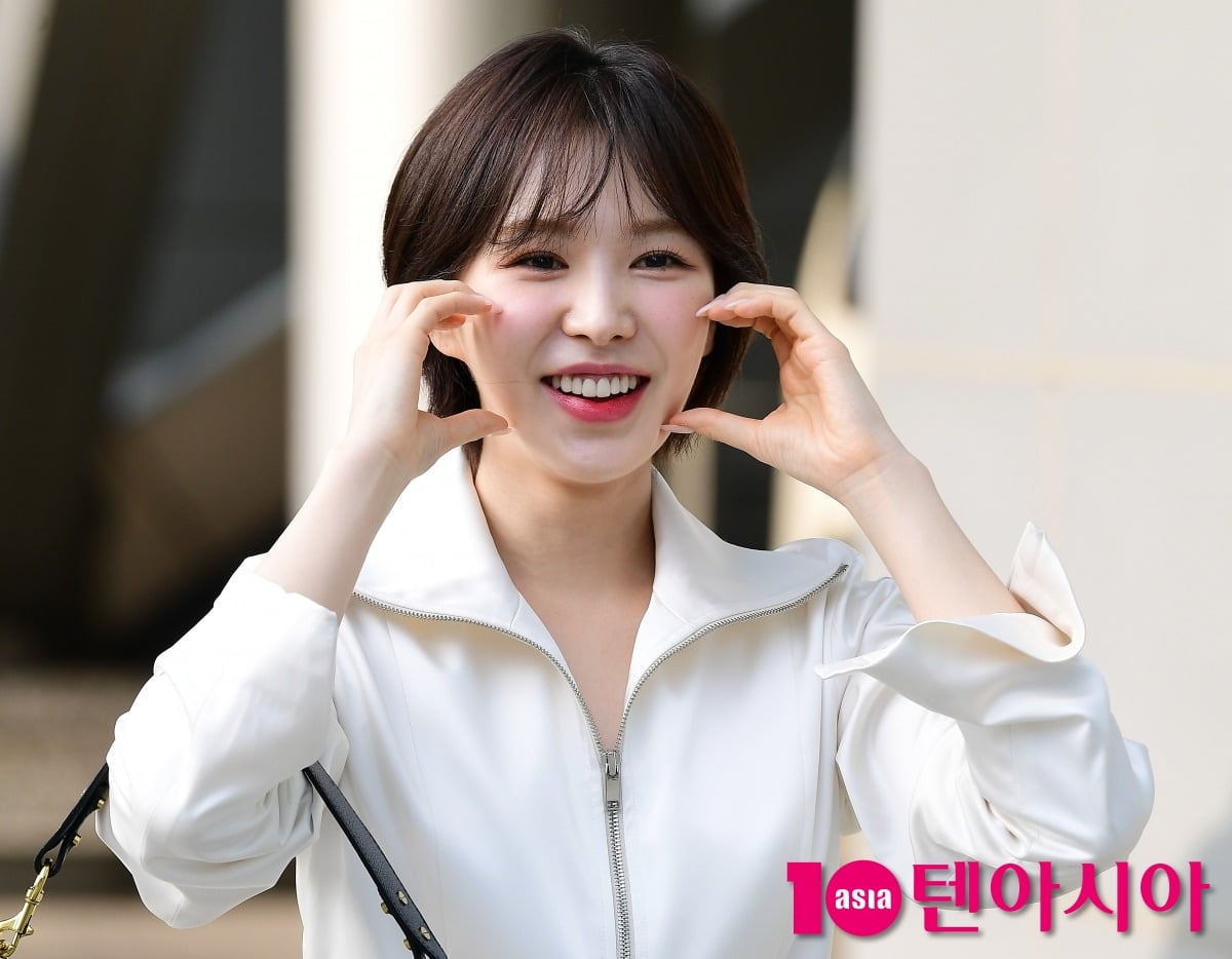 레드벨벳 웬디가 포즈를 취하고 있다. / 사진=텐아시아DB