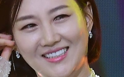 '46세' 장윤정, 은퇴 고민 밝혔다…"가수 그만두면 뭐하고 살까" ('장공장장윤정')