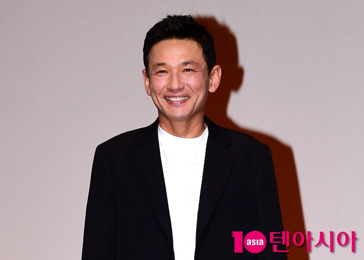 배우 황정민의 사생활 의혹을 제기한 A씨가 '고양이 사체 사진' 관련 보도에 반박한 가운데, 해당 사진이 자살 협박의 도구로 사용됐다는 취지의 추가 내용이 공개됐다./ 사진=텐아시아 DB