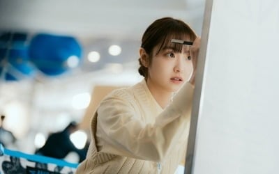 tvN 또 큰 거 온다…'6억뷰' 웹툰 원작→글로벌 1위 배우의 첫 로코물 ('최애의사원')