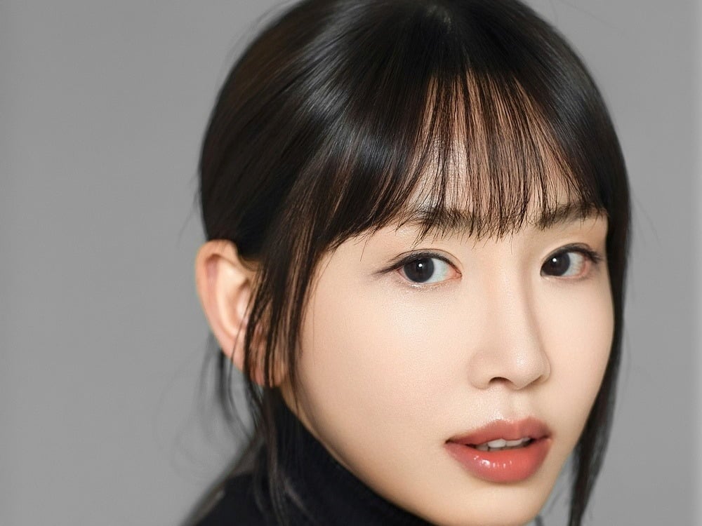 배우 강예원(47)이 판타지오와 재계약을 체결하며 동행을 이어간다./사진제공=판타지오