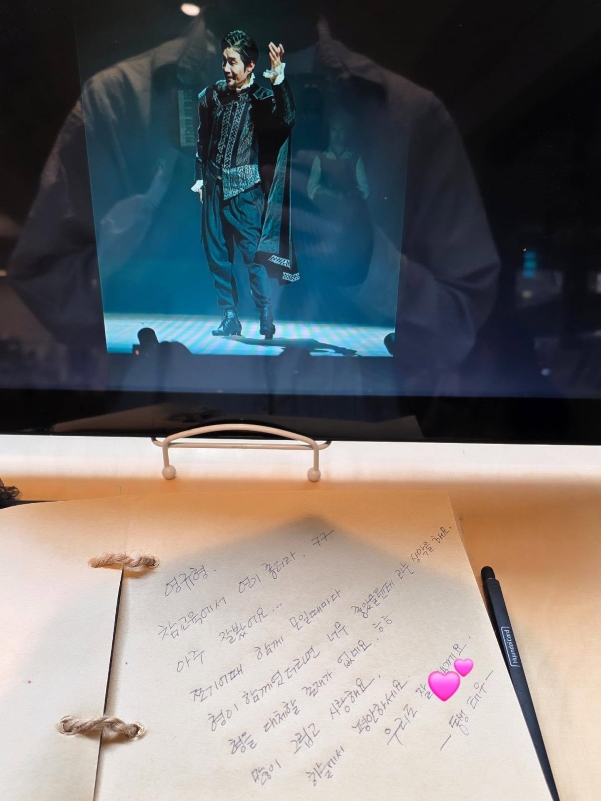 배우 고(故) 송영규가 세상을 떠난 지 1년이 된 가운데, 동료 배우 류승룡과 정태우가 고인을 향한 그리움을 전했다./ 사진=SNS