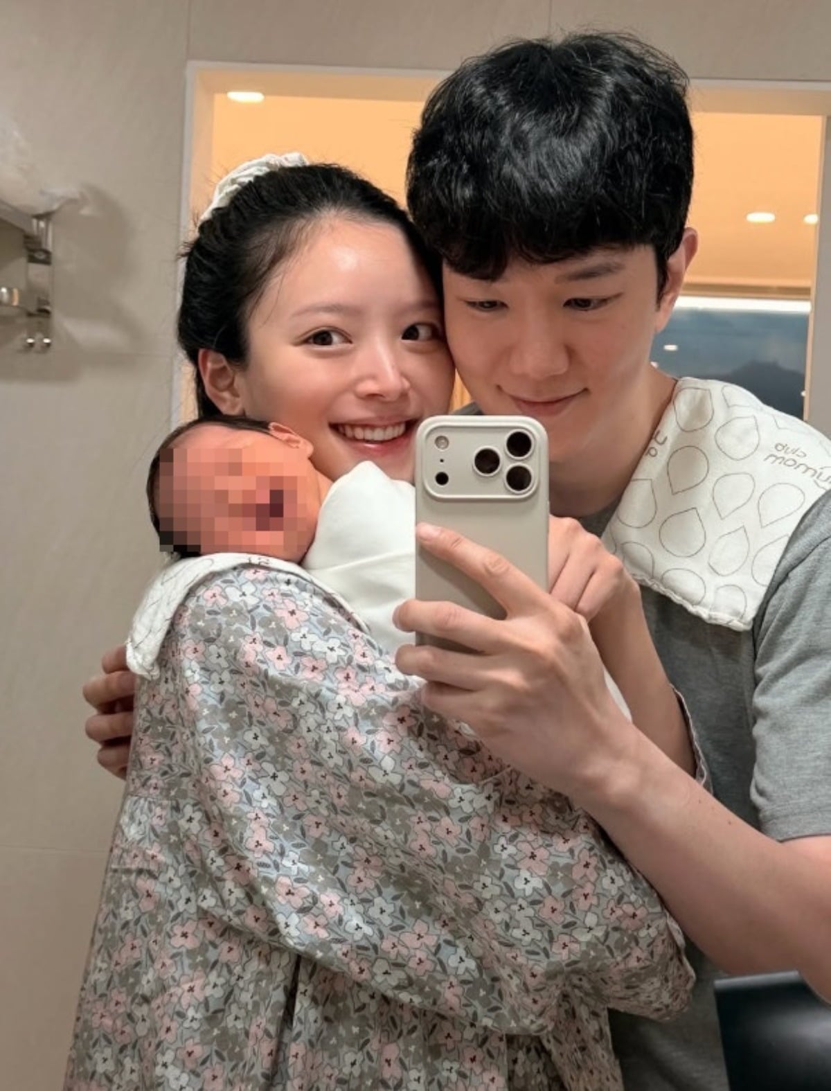 김지영-윤수영 부부가 아이와 함께 일상을 기록하고 있다. / 사진=김지영 SNS
