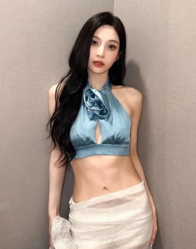 크러쉬 여자친구, 마르다 못해 초콜릿 복근까지…단점마저 커버