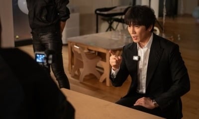 '아파트' 지성, 유튜버 됐다…유치원서 정장 입고 촬영, "하나로 뭉쳐"